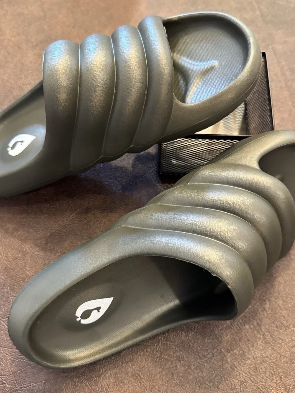 Men’s 8 Women’s 9.5-10 Dark Olive Green Pillow Cloud EVA Slide Sandals